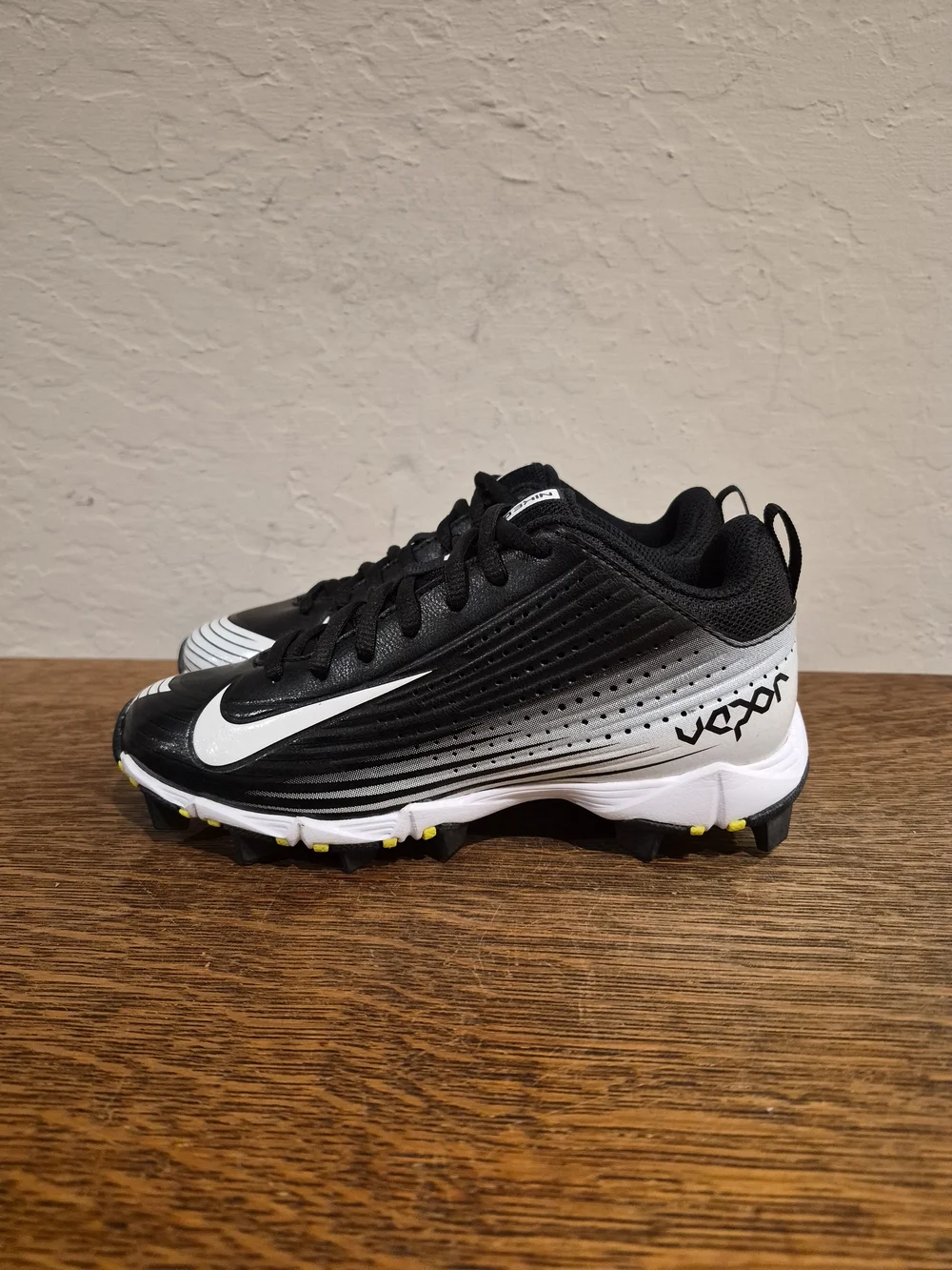 Nike Vapor Keystone 2 Low Athletic Baseball Cleats  Boy's Size US 1Y